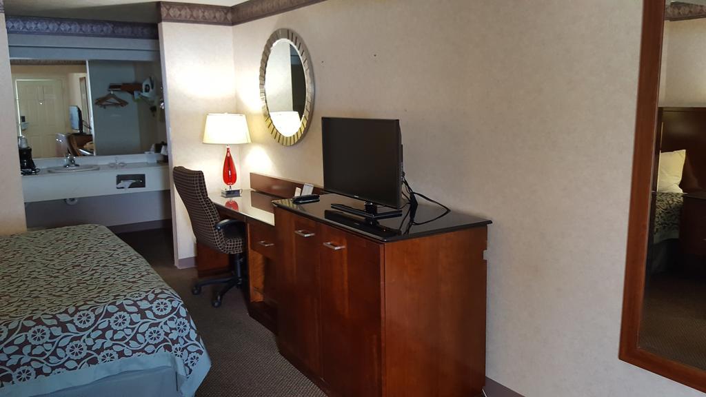 Days Inn By Wyndham Morristown Exteriör bild